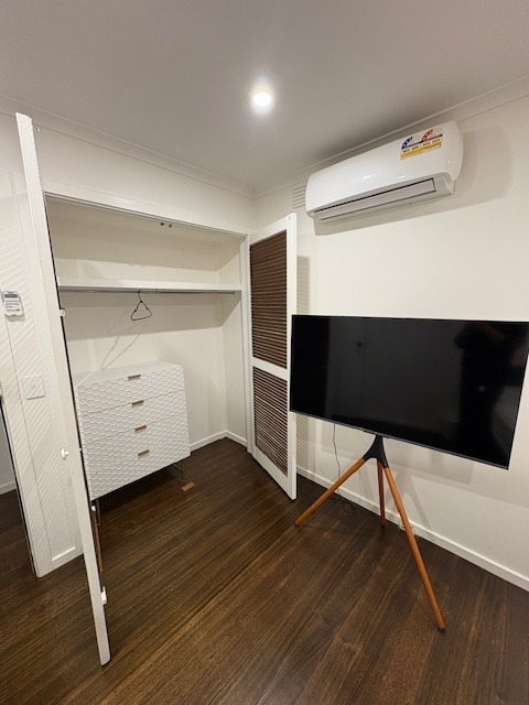 Room2-2.jpg