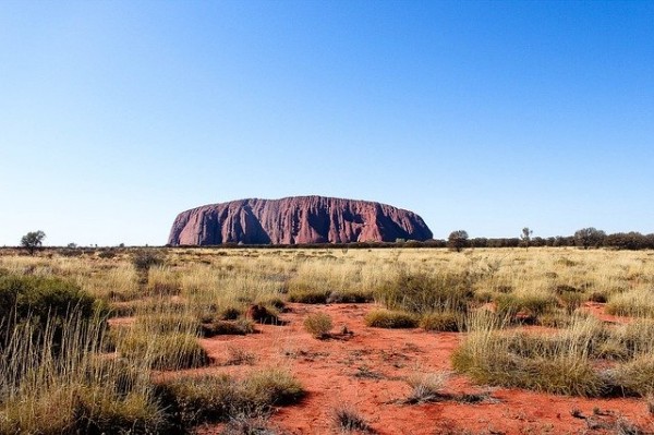 uluru2613812_640.jpg